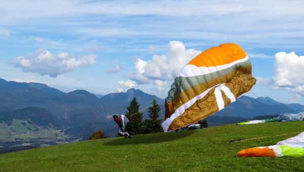 Come nasce il parapendio