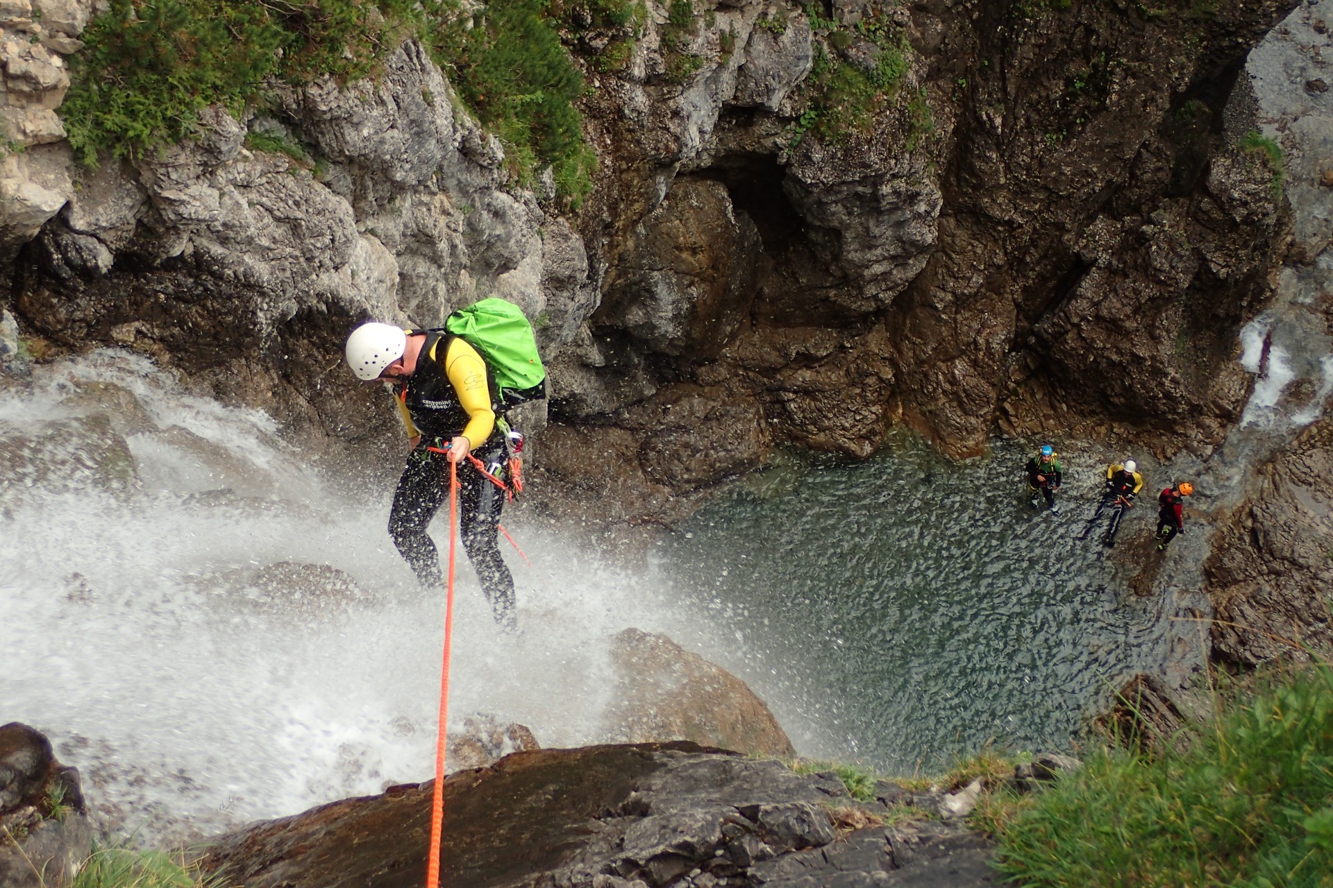 Cos'è e come si pratica il canyoning?