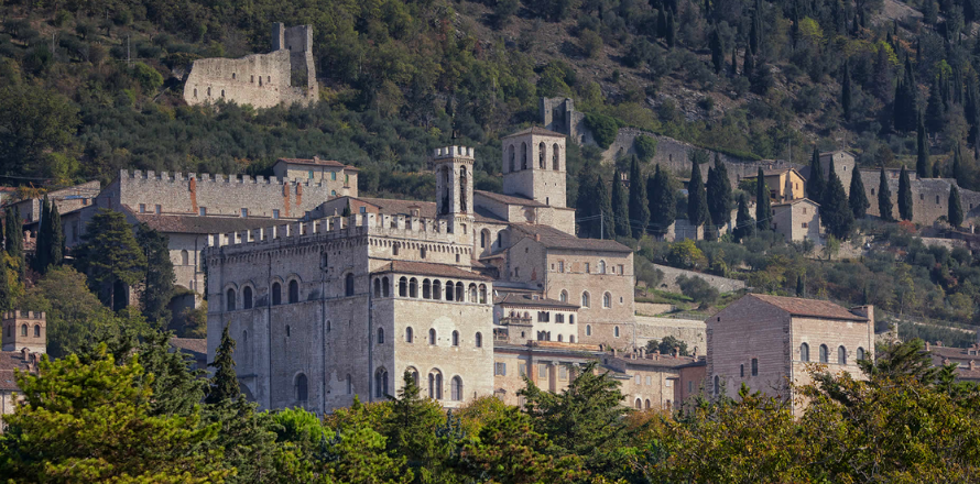 Scrigno di storia e antiche tradizioni: Gubbio e i suoi 